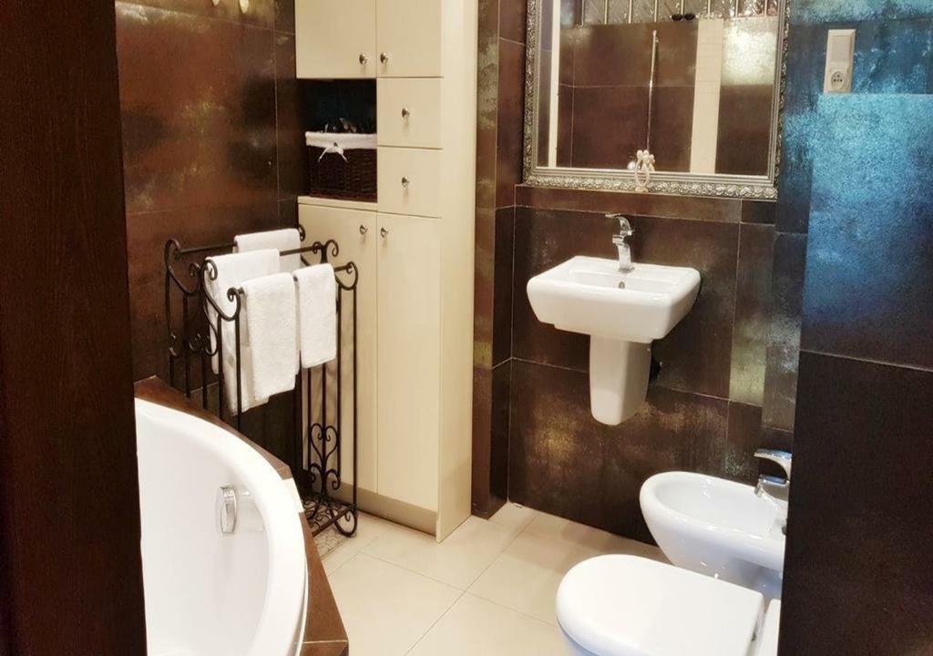 Ada Apartment